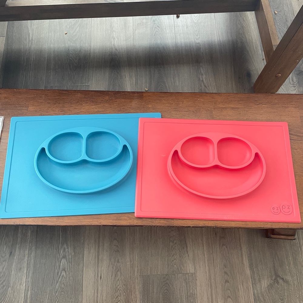 EZPZ Happy Mat lot of 2 blue red large mat